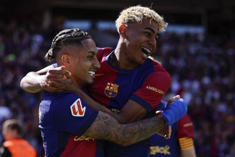 世体：巴萨计划在西甲夺冠后举行游行庆祝活动